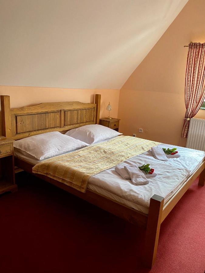 Hotel Opat Kutná Hora Exteriör bild
